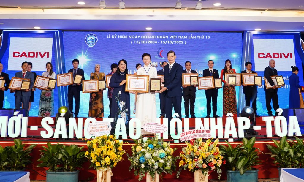 CADIVI đạt danh hiệu “Doanh nghiệp TP HCM tiêu biểu năm 2022”