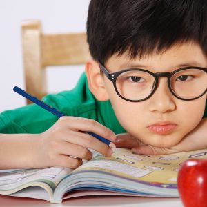 Cận thị học đường: Hiểu rõ nguyên nhân và cách phòng ngừa hiệu quả