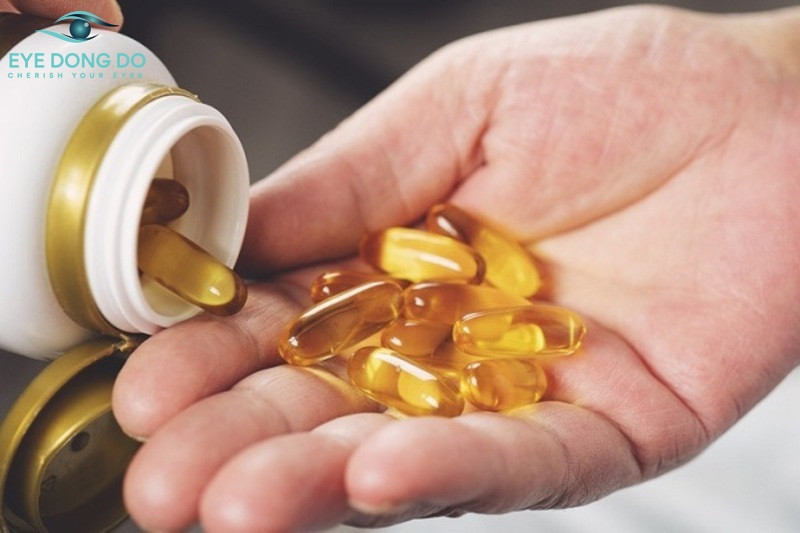 Người cận thị nên bổ sung dầu cá hàng ngày