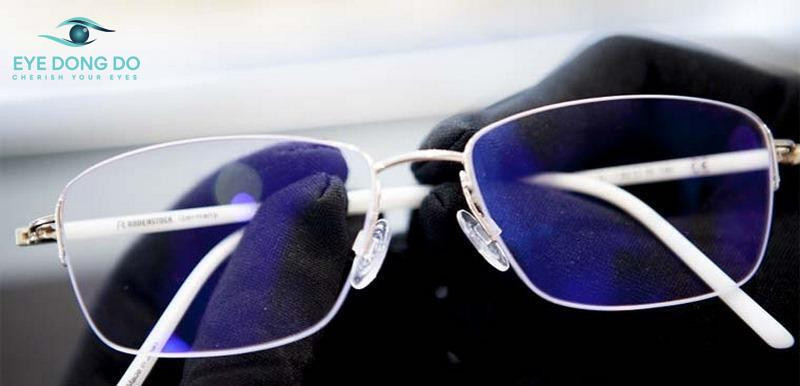 Kính gọng dễ sử dụng