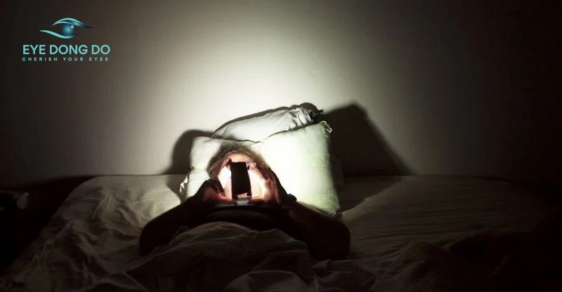 Các thói quen sinh hoạt xấu cũng ảnh hưởng đến tầm nhìn