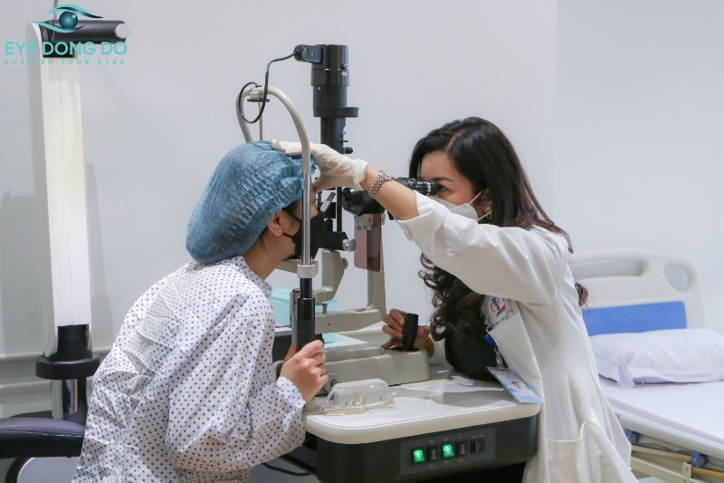 Kiểm tra mắt định kỳ phát hiện sớm bệnh phù gai thị