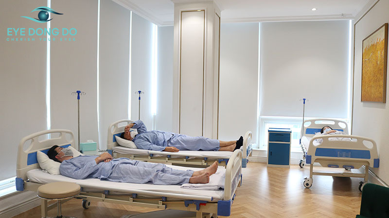 Sau khi mổ mắt cườm nên kiêng gì là vấn đề được nhiều bệnh nhân quan tâm