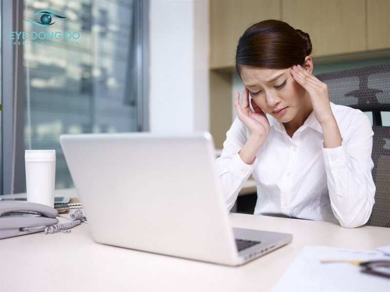 Hạn chế làm việc và tiếp xúc liên tục với máy tính, điện thoại