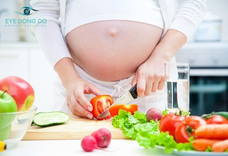 Đảm bảo cung cấp đủ dinh dưỡng trong quá trình mang thai đề phòng ngừa xuất huyết võng mạc
